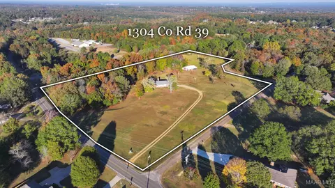 1304 County Road 39 Rd, Deatsville, AL 36022