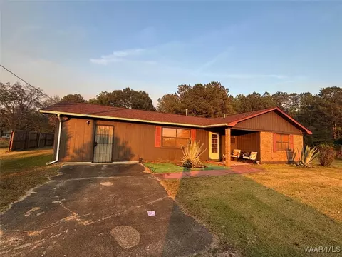 4213 Robeson Dr, Tuskegee, AL 36083