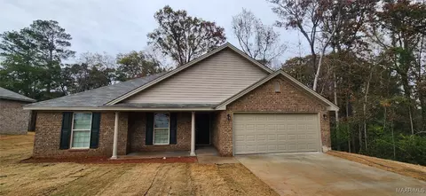 125 Brownstone Loop, Elmore, AL 36025