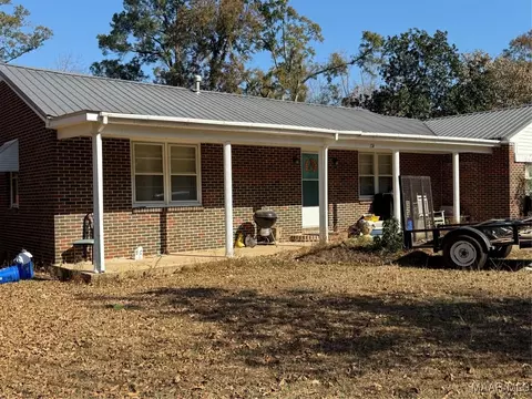 Exterior - 174 Persimmon Tree Rd, Valley Grande, AL 36701 photo 2 of 5