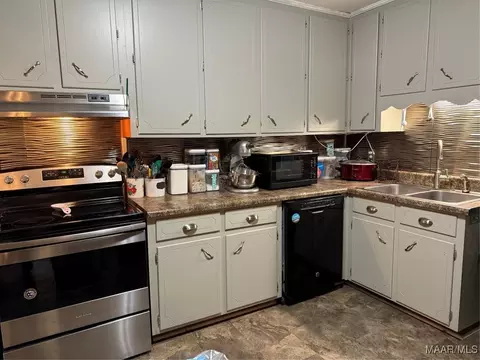 Kitchen - 174 Persimmon Tree Rd, Valley Grande, AL 36701 photo 2 of 4