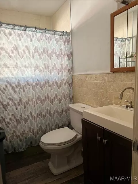 Bath - 174 Persimmon Tree Rd, Valley Grande, AL 36701 photo 1 of 4