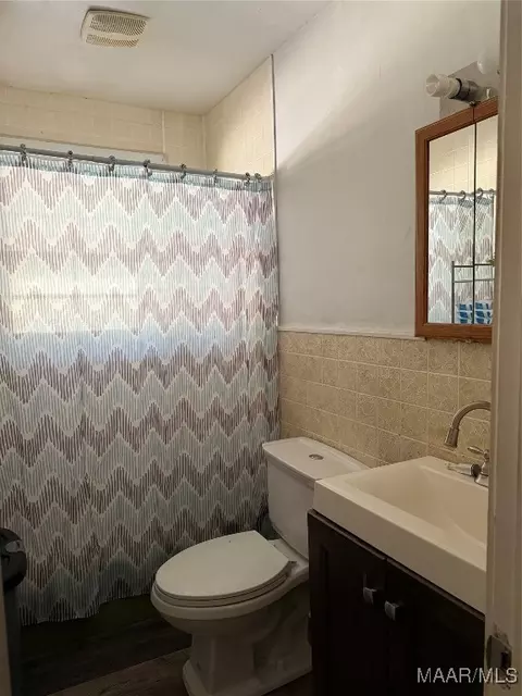 Bath - 174 Persimmon Tree Rd, Valley Grande, AL 36701 photo 2 of 4