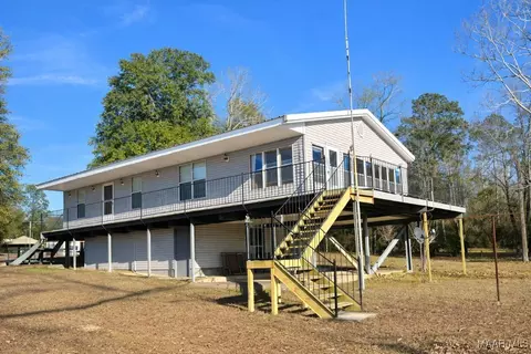 261 Sand Island Dr, Camden, AL 36726