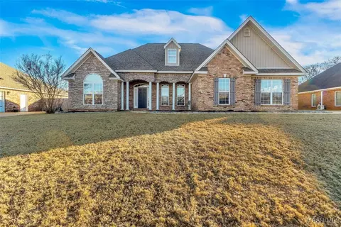 97 Breckenridge Ct, Deatsville, AL 36022