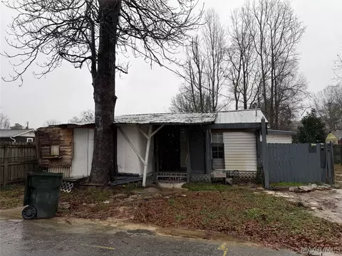 504 Adams St, Clanton, AL 35045