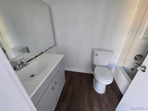 Bath - 1024 N Gap Loop, Montgomery, AL 36110 photo 2 of 3