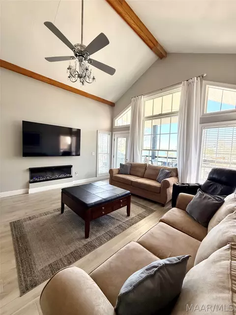Living - 320 Tulip Dr, Equality, AL 36026 photo 2 of 4