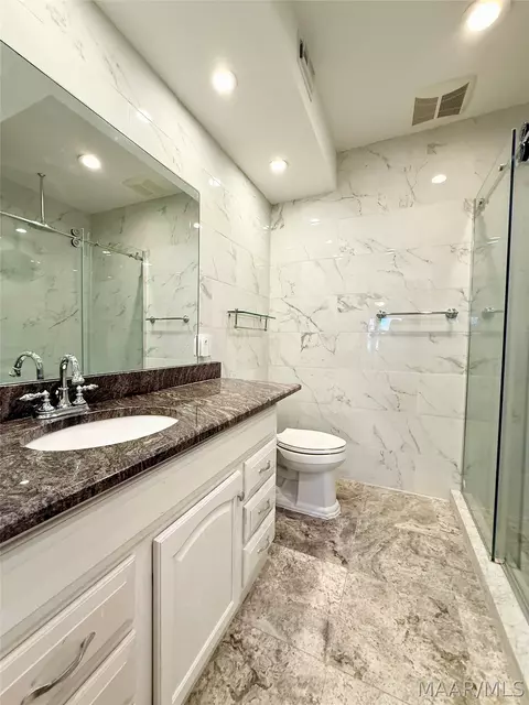 Bath - 320 Tulip Dr, Equality, AL 36026 photo 6 of 7