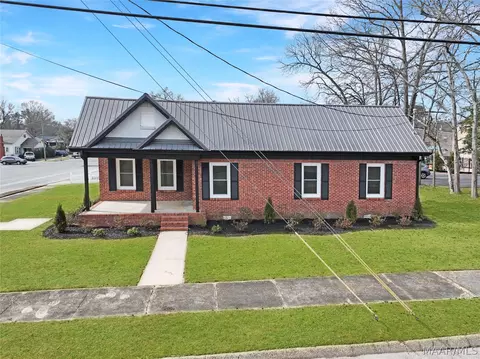 Exterior - 203 8th St, Clanton, AL 35045 photo 13 of 19