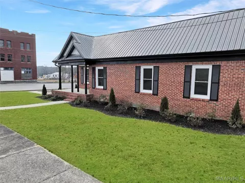 Exterior - 203 8th St, Clanton, AL 35045 photo 16 of 19