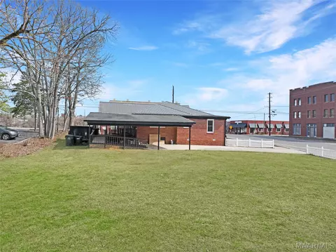 Exterior - 203 8th St, Clanton, AL 35045 photo 8 of 19