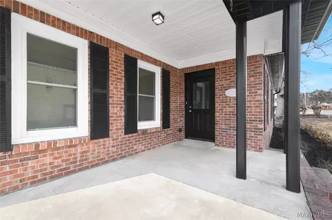 Exterior - 203 8th St, Clanton, AL 35045 photo 4 of 19