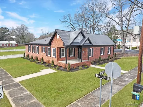 Exterior - 203 8th St, Clanton, AL 35045 photo 12 of 19