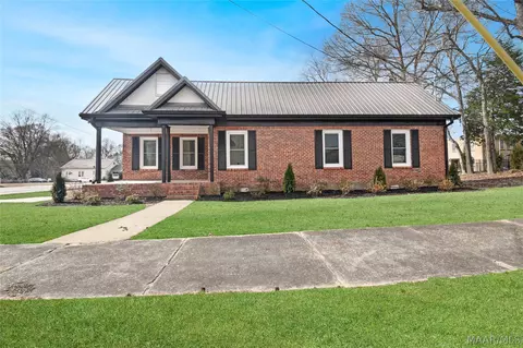 Exterior - 203 8th St, Clanton, AL 35045 photo 2 of 19