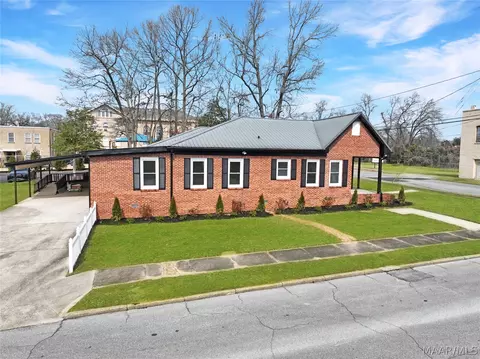 Exterior - 203 8th St, Clanton, AL 35045 photo 11 of 19