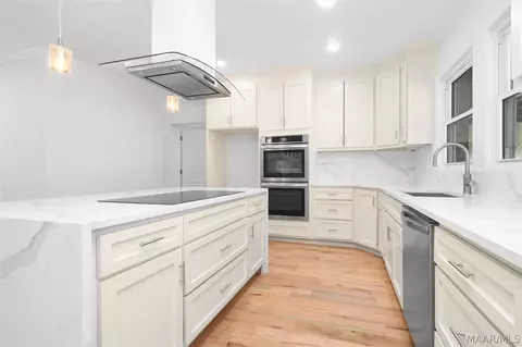 Kitchen - 203 8th St, Clanton, AL 35045 photo 3 of 5