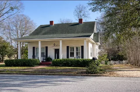 209 Clifton St, Camden, AL 36726