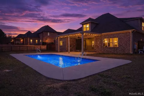 868 Brookwood Dr, Wetumpka, AL 36093