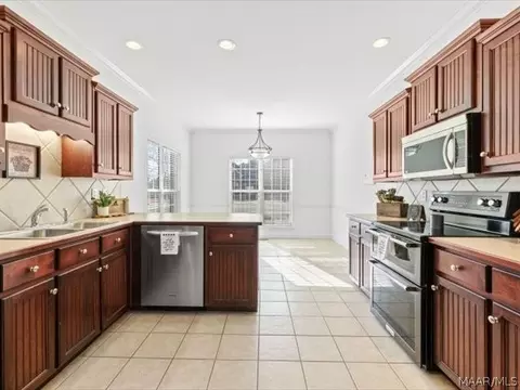 Kitchen - 20 Deer Trce, Clanton, AL 35045 photo 5 of 6