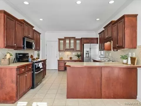 Kitchen - 20 Deer Trce, Clanton, AL 35045 photo 2 of 6