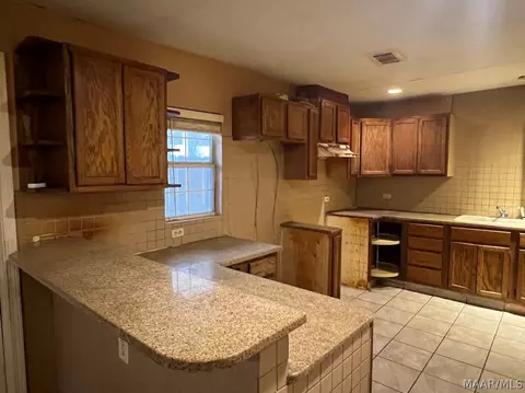 705 Iris Ln, Montgomery, AL 36105