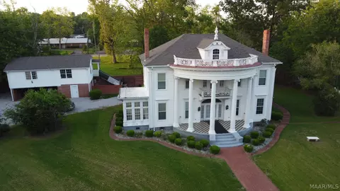 31 Edgewood Dr, Selma, AL 36701