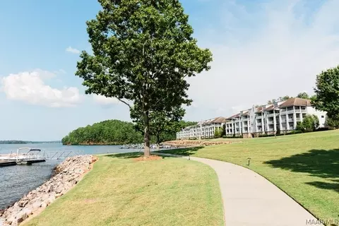 230 Crowne Pointe Rd #102B, Dadeville, AL 36853