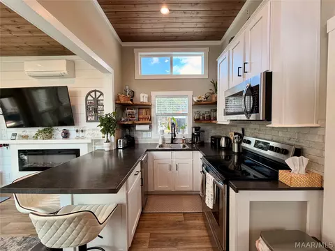 Kitchen - 1514 Bethlehem Rd, Equality, AL 36026 photo 4 of 7