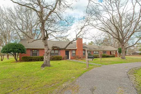 6486 W Old Hayneville Rd, Hope Hull, AL 36043