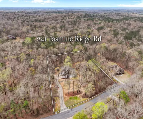 241 Jasmine Ridge Rd, Wetumpka, AL 36093