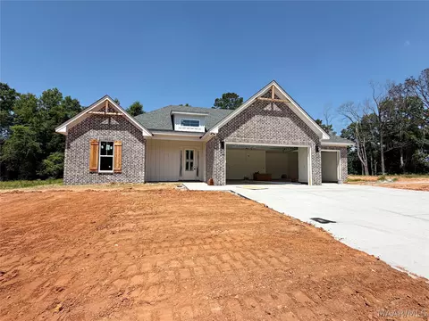 72 Della Dr, Wetumpka, AL 36093