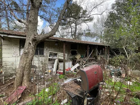 2588 Sandflat Rd, Thomasville, AL 36784