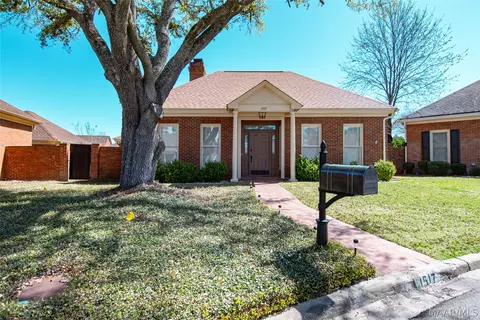 1517 Charleton Dr, Montgomery, AL 36106