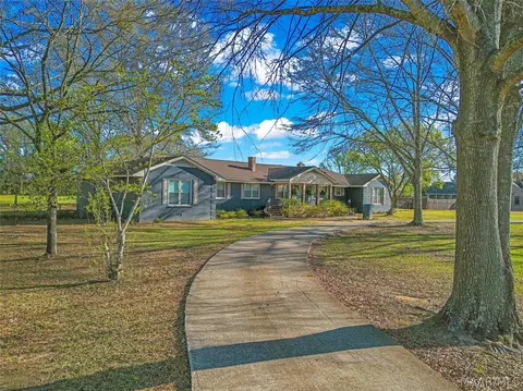 201 Greencrest Ln, Prattville, AL 36067