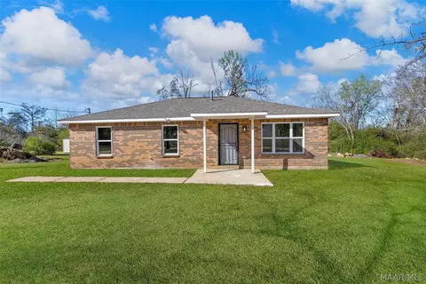 988 Sandy Ridge Rd, Prattville, AL 36067