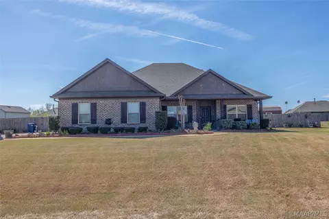 54 Sunnybrook Dr, Deatsville, AL 36022