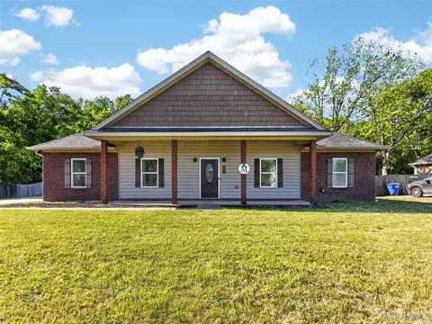 200 Jennifer Ln, Deatsville, AL 36022