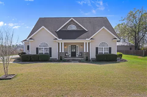 315 Curlee Way, Wetumpka, AL 36092