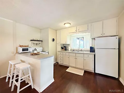 Kitchen - 30 Hill Dr, Eclectic, AL 36024 photo 3 of 3