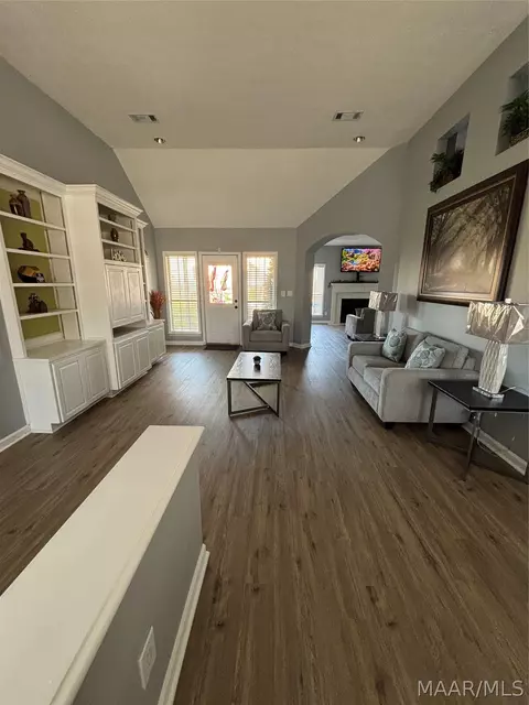 6213 Eastwood Glen Pl, Montgomery, AL 36117