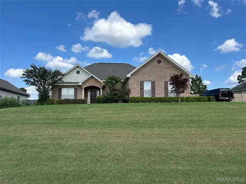 110 Wrightsburg Cir, Wetumpka, AL 36093