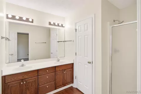 Bath - 730 Ryefield Rd, Montgomery, AL 36117 photo 3 of 5