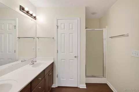 Bath - 730 Ryefield Rd, Montgomery, AL 36117 photo 4 of 5