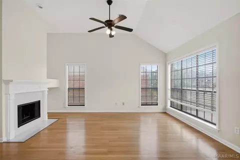 Living - 730 Ryefield Rd, Montgomery, AL 36117 photo 2 of 3