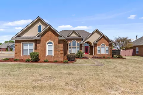 2014 Vonica Rose St, Deatsville, AL 36022