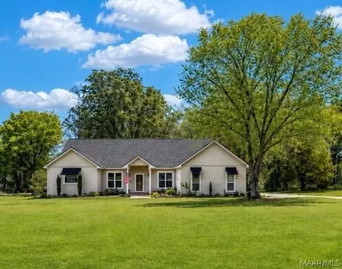 198 Meadow Ln, Deatsville, AL 36022