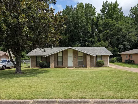2912 Mcfadden Dr, Tuskegee, AL 36088