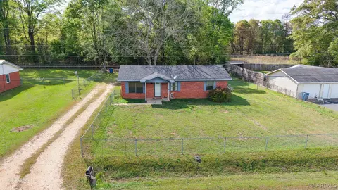 98 Poplar St, Grove Hill, AL 36451
