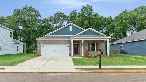 1031 Garden Ln, Prattville, AL 36066